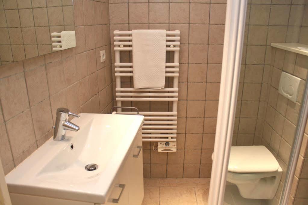 Very Charming Studio Apartment On Port In Cannes A Short Walk To Palais With Aircon And Internet 411 Екстериор снимка