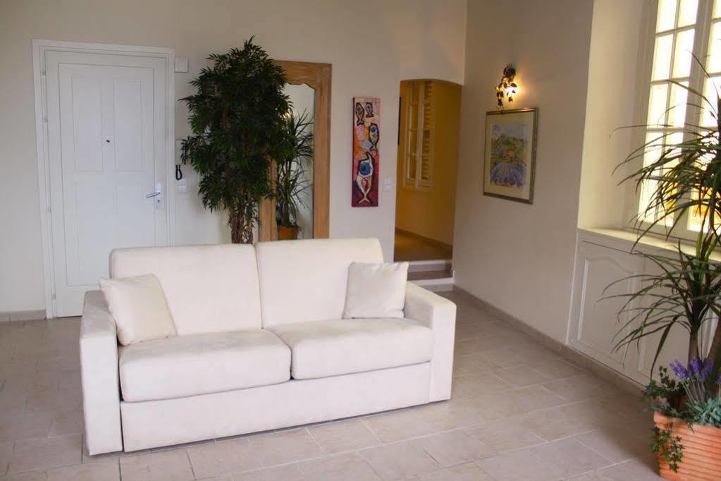 Very Charming Studio Apartment On Port In Cannes A Short Walk To Palais With Aircon And Internet 411 Екстериор снимка