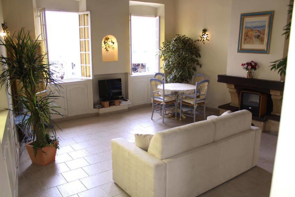 Very Charming Studio Apartment On Port In Cannes A Short Walk To Palais With Aircon And Internet 411 Екстериор снимка