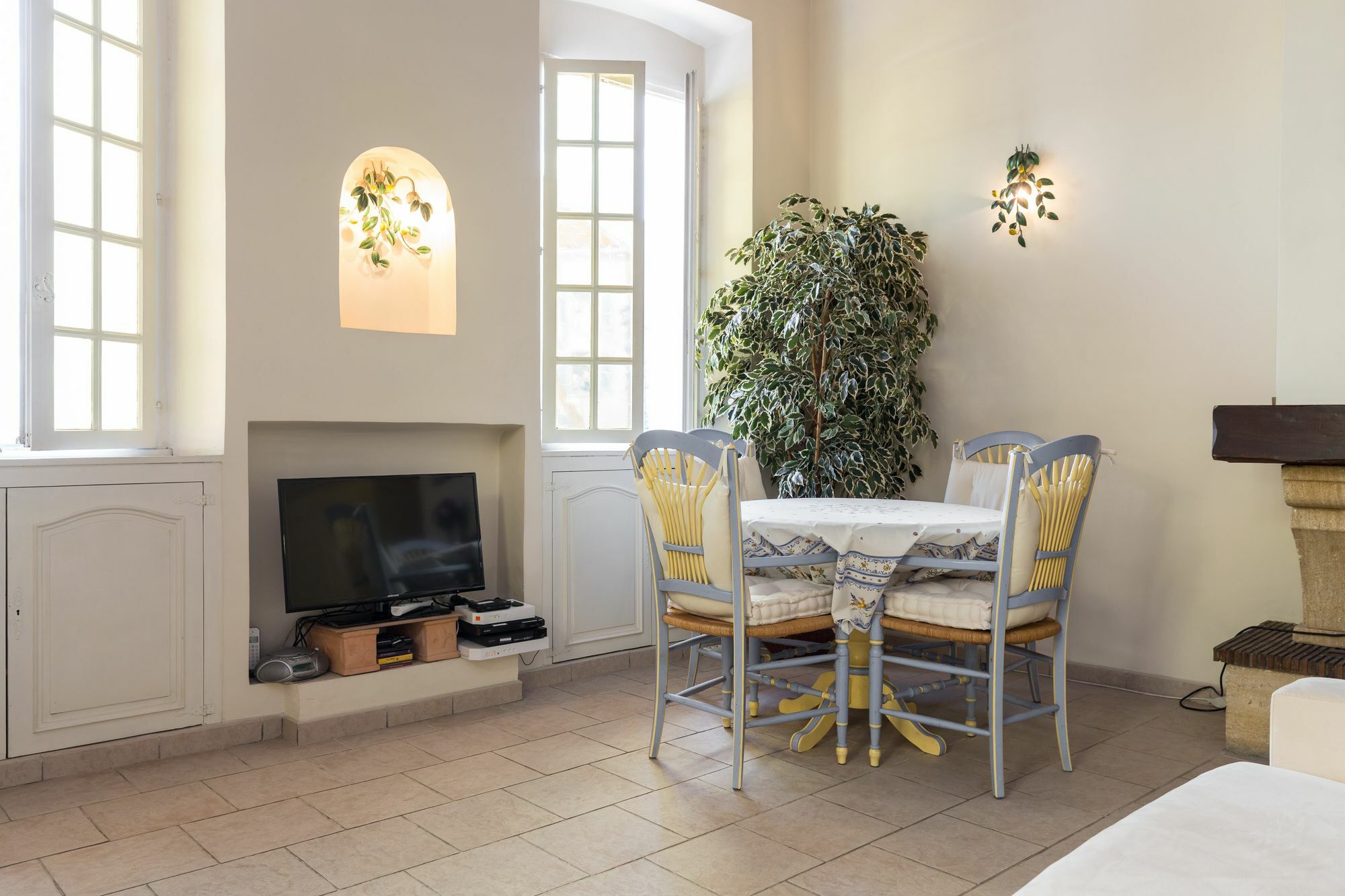 Very Charming Studio Apartment On Port In Cannes A Short Walk To Palais With Aircon And Internet 411 Екстериор снимка